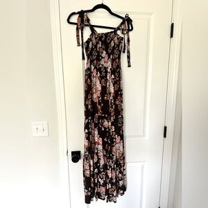American Eagle maxi dress with adjustable ties floral on brown background. XS